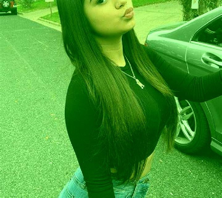 Abril 3 Mahide escort