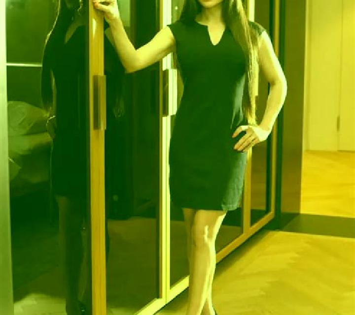 Abril Barroman escort