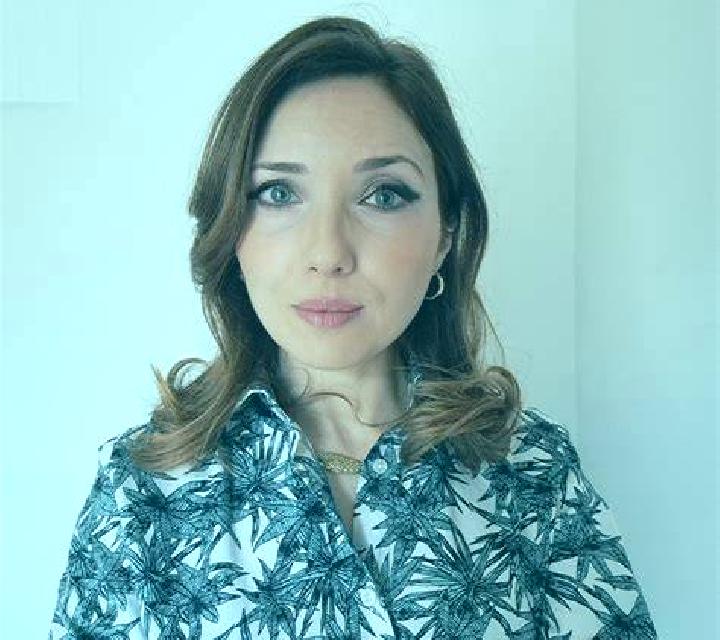 Abril l Escala escort
