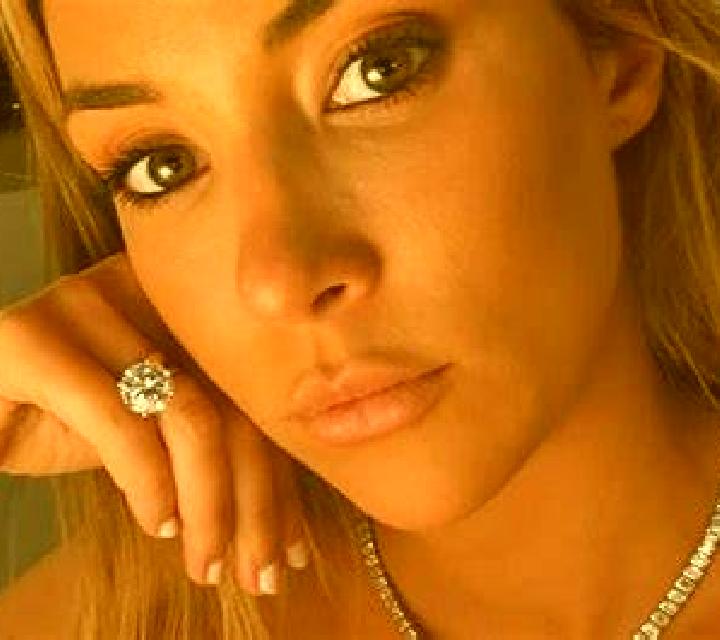 Adriana Maneru escort