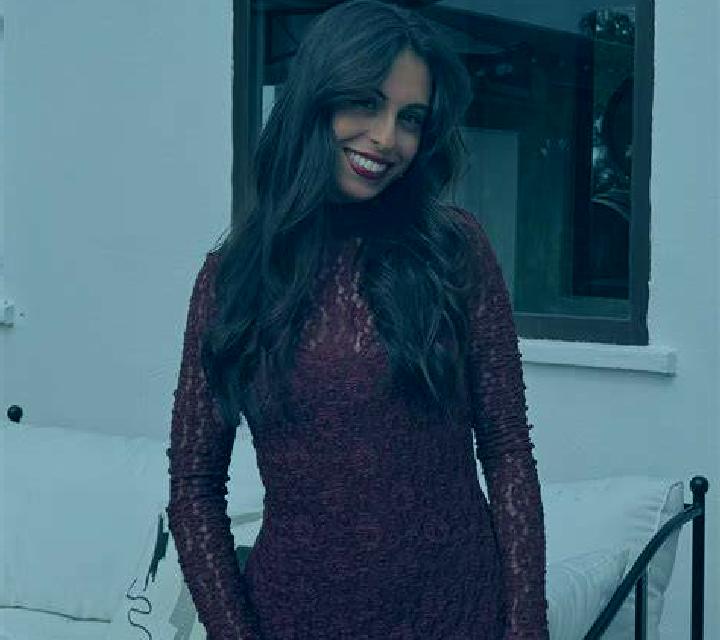 Alba 2 Roses escort