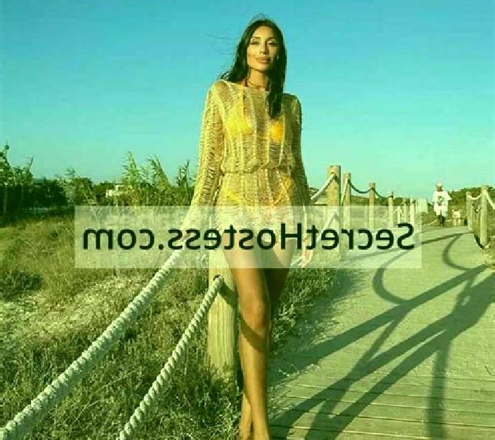 Alba 3 Aiguees escort