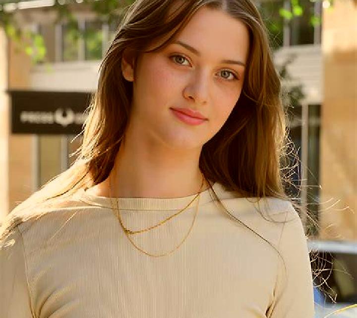 Amaya Pradales escort