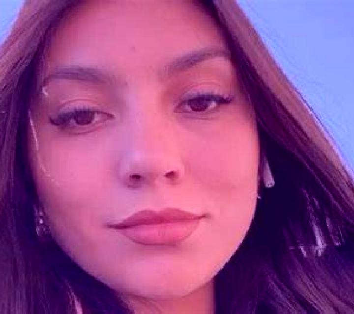 Andrea 2 Sort escort