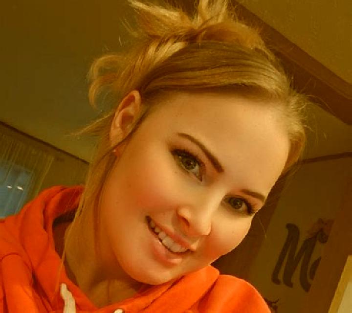 Aurora 3 Purullena escort