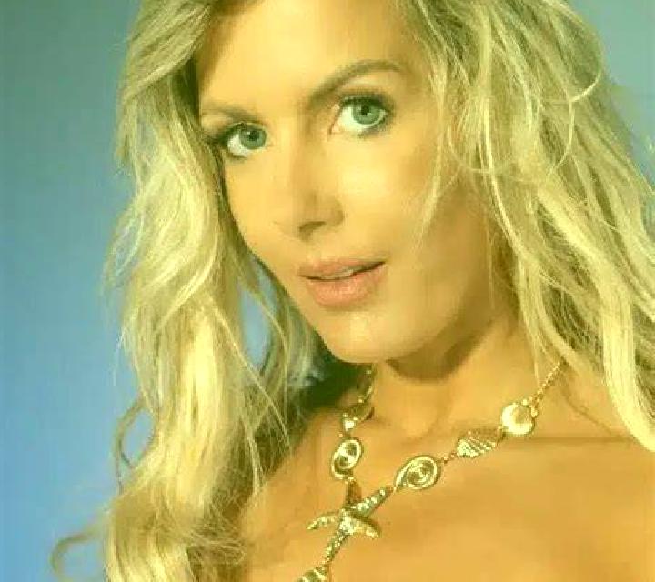 Bianca 3 Alcaudete escort