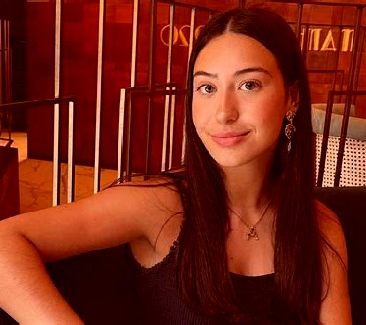 Camila Cabizuela escort