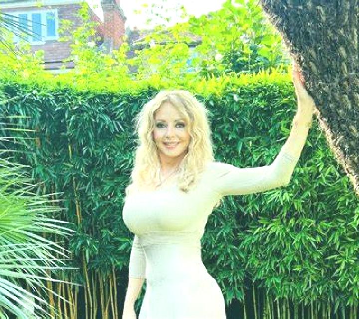 Camila Carino escort