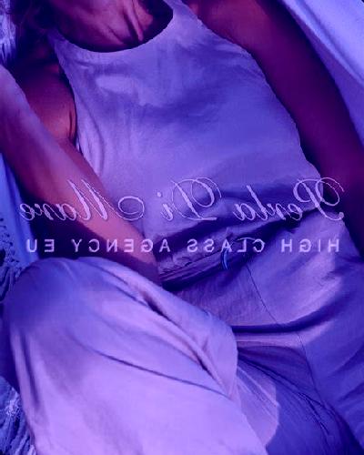Claudia 2 Herrera de Valdecanas escort