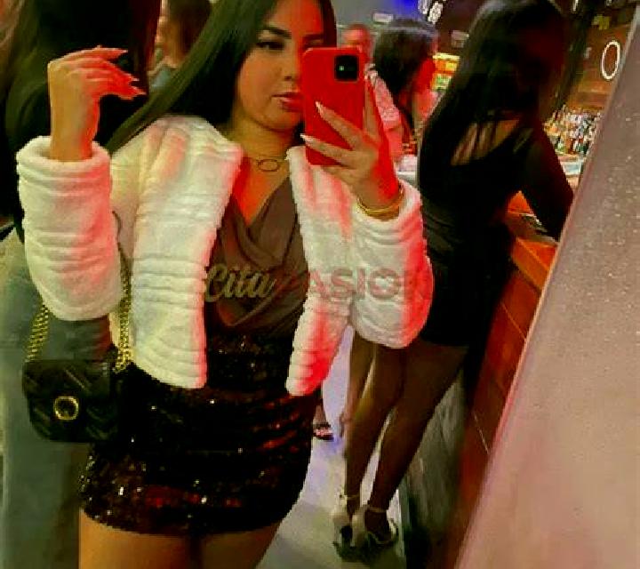 Claudia Tinajo escort