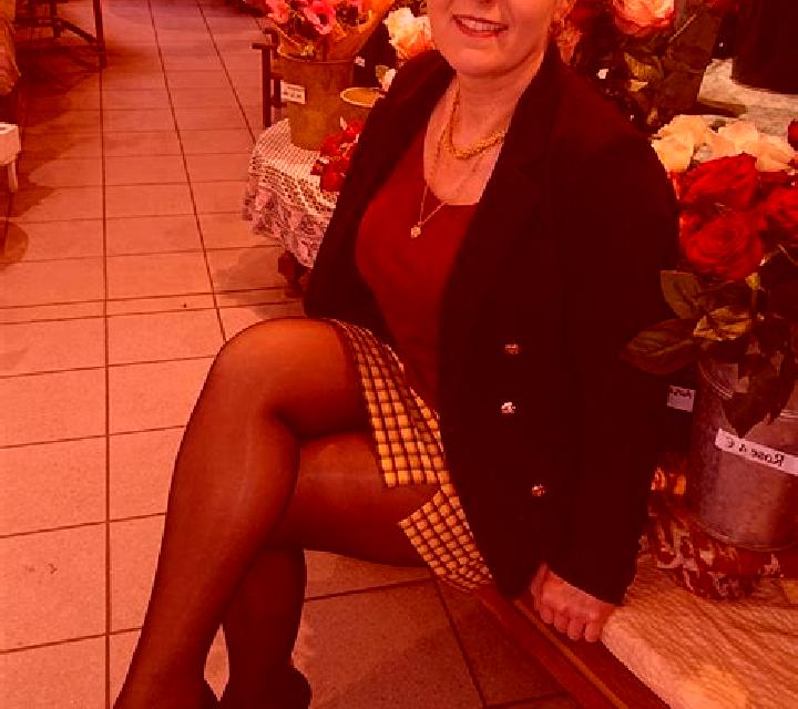 Gabriela 3 Canales escort