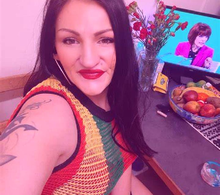 Giulia 2 Sant Marti de Tous escort