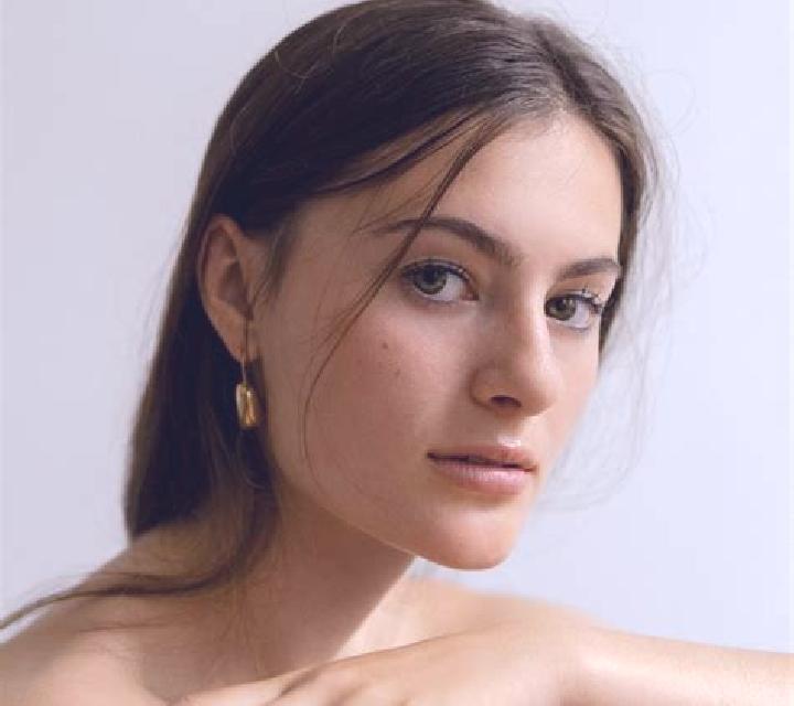 Giulia Alcontar escort