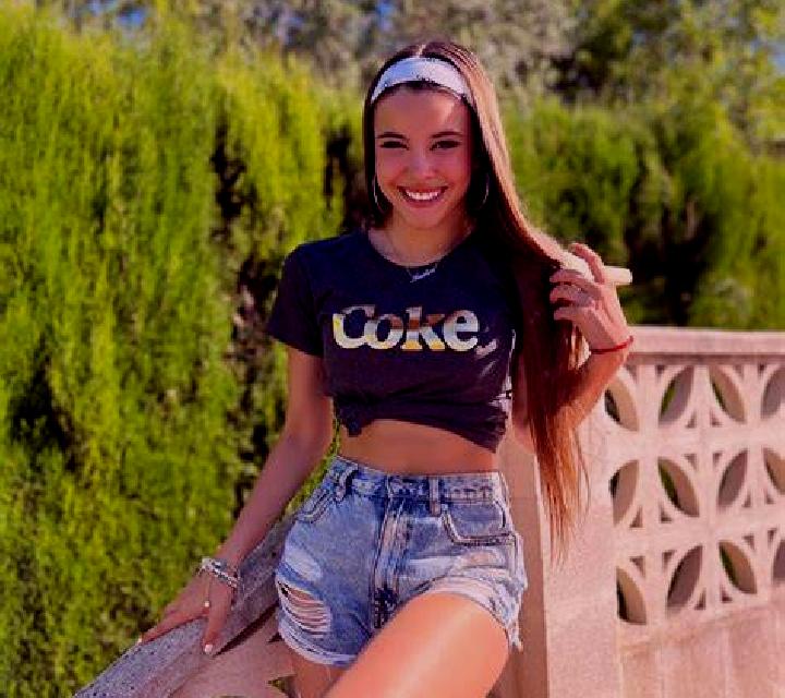 Jade 3 Llica d Amunt escort