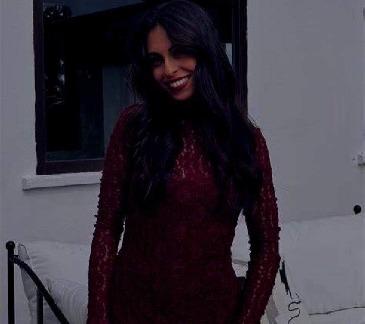 Julia 2 Valdes escort