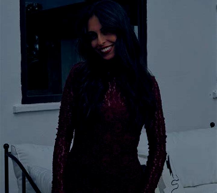 Julia 3 Naron escort