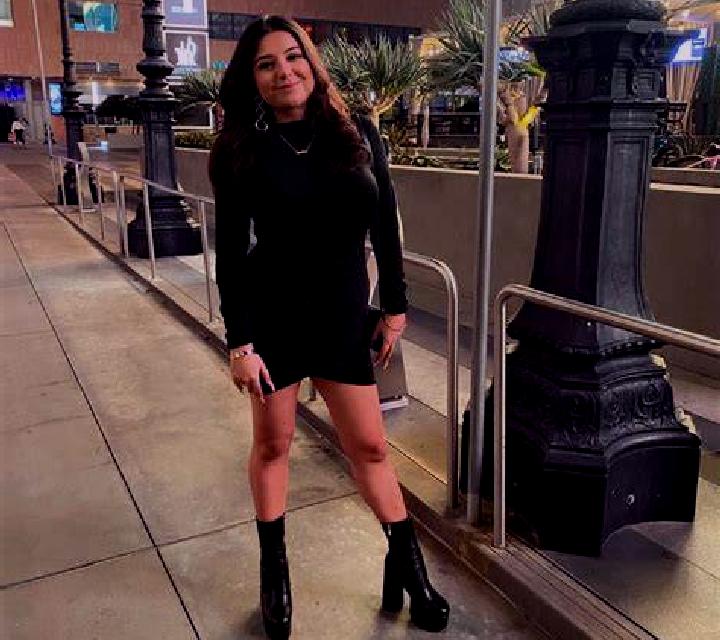 Julia Cebanico escort