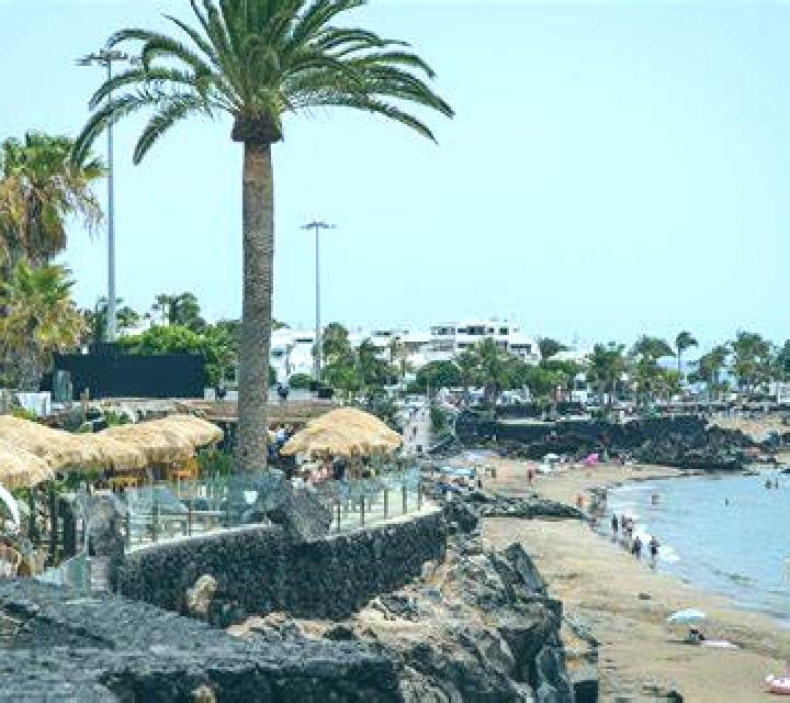 Julia Puerto del Carmen escort