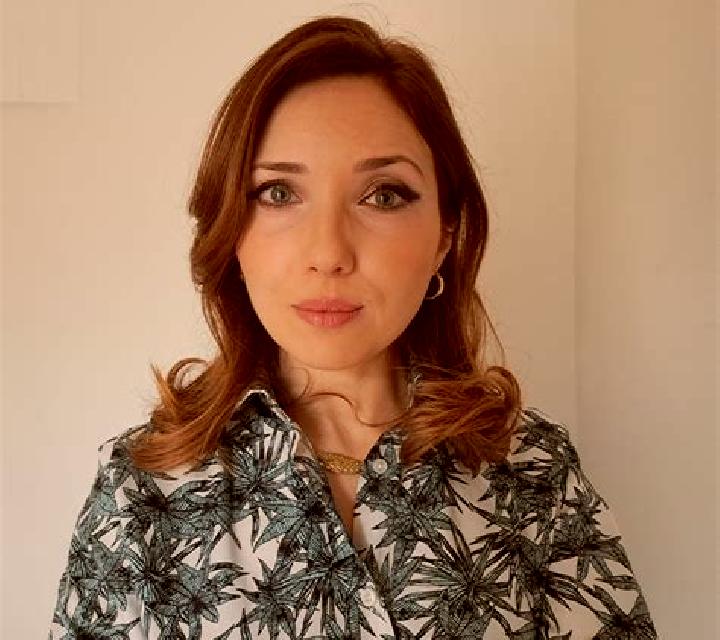 Julia Vinebre escort