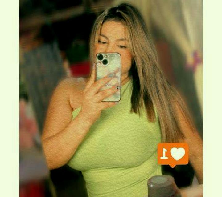 Julia Vinuela escort