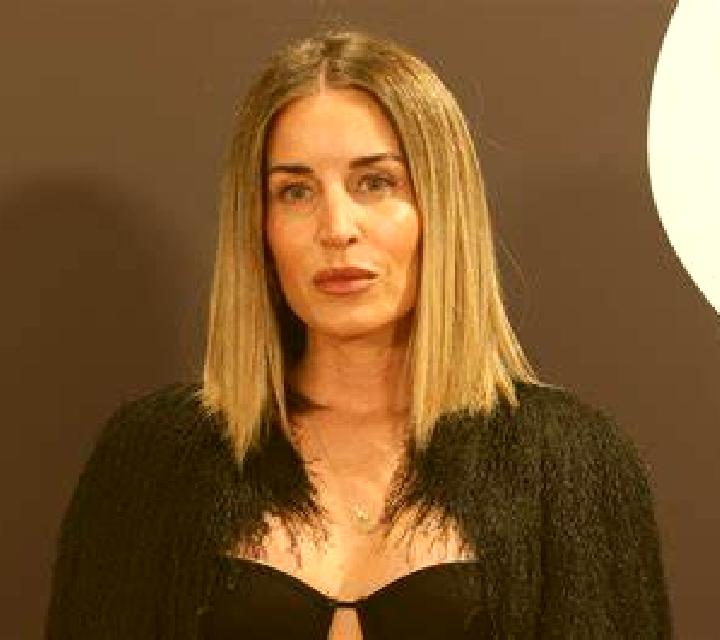 Lola 3 Alaro escort
