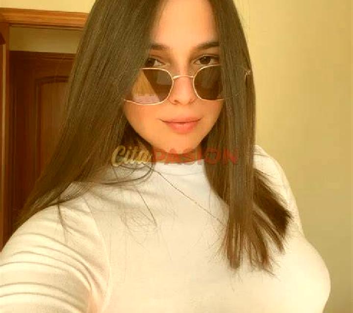 Lola Llers escort