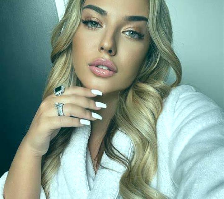 Luna Robledillo de la Vera escort