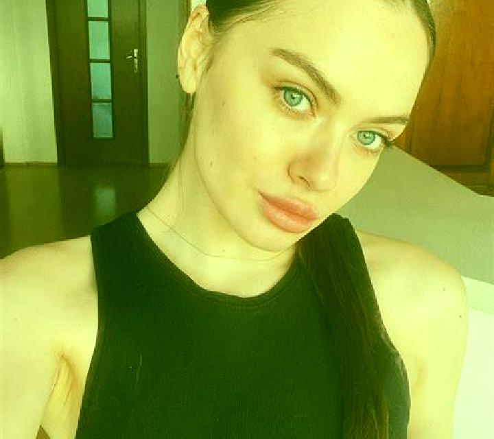 Luna Roda de Bara escort
