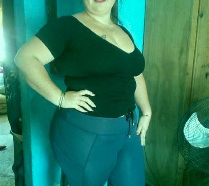 Manuela Lugros escort