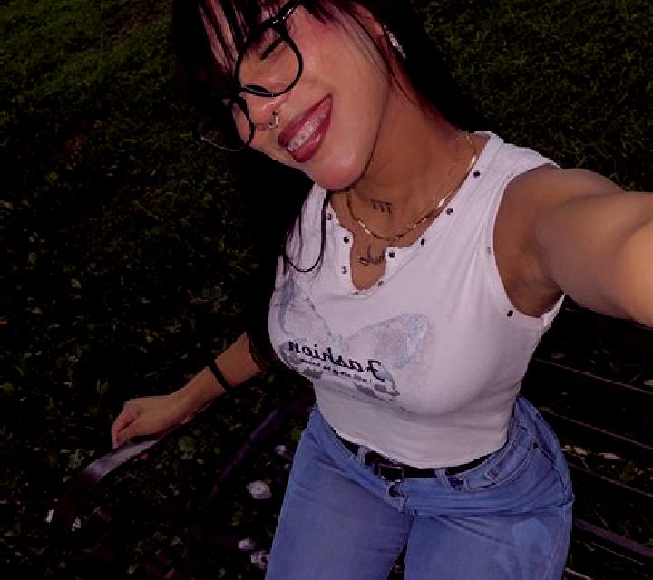 María La Antilla escort