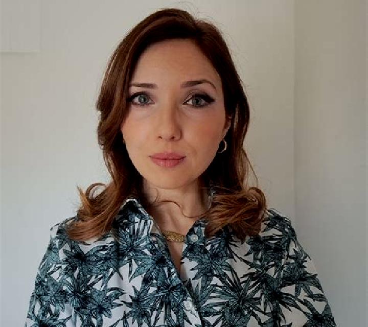 Marta 3 Tramaced escort