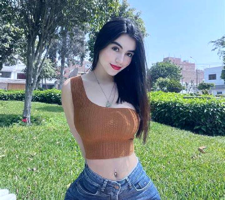 Nadia 2 Tauste escort