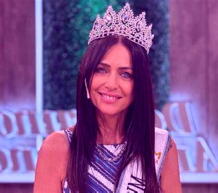Nadia Villarroya de la Sierra escort