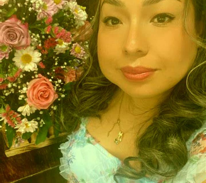 Nora Alberuela de Tubo escort
