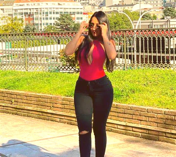 Olivia 3 Pueyo escort