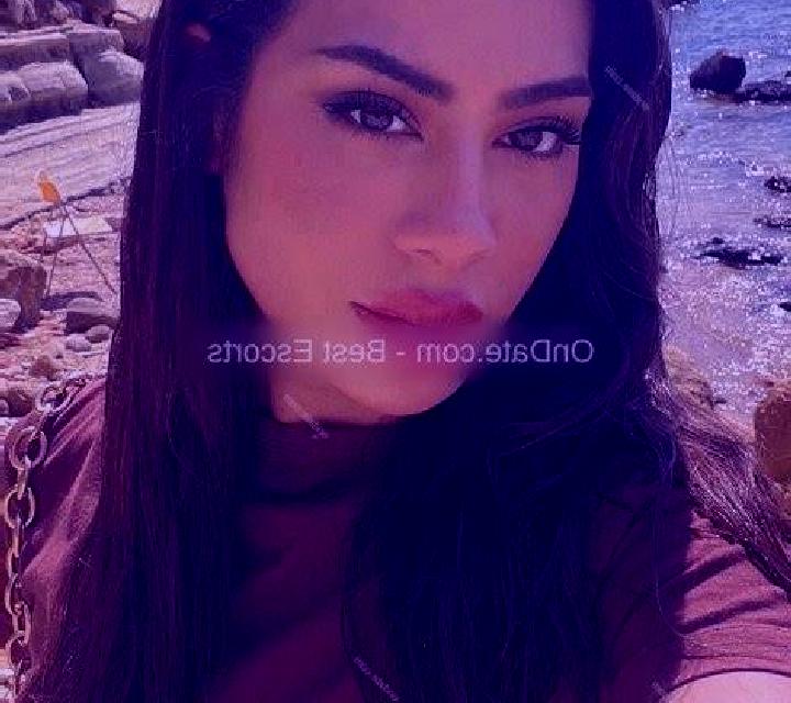 Paula 3 Angles escort