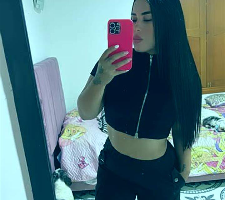Paula Anso escort