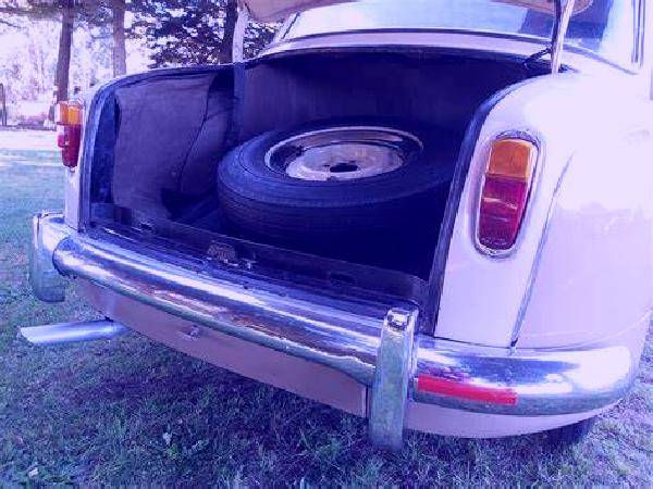 Regina Fuentes de Magana escort