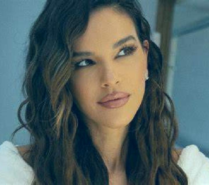 Salma Estada escort