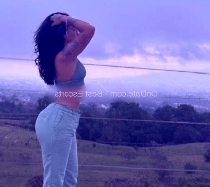 Sara La Pesga escort
