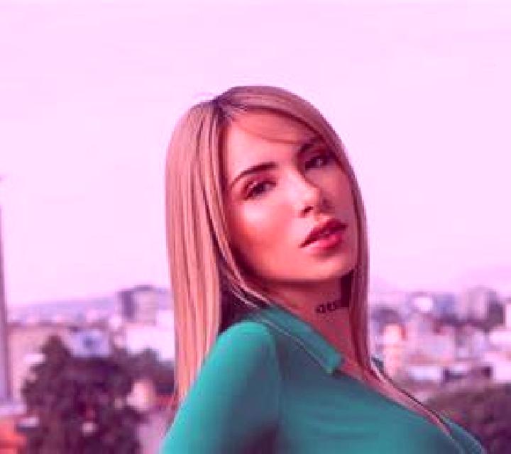Selene Gascuena de Bornova escort