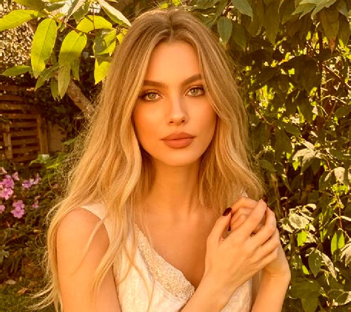 Selene Vallibona escort
