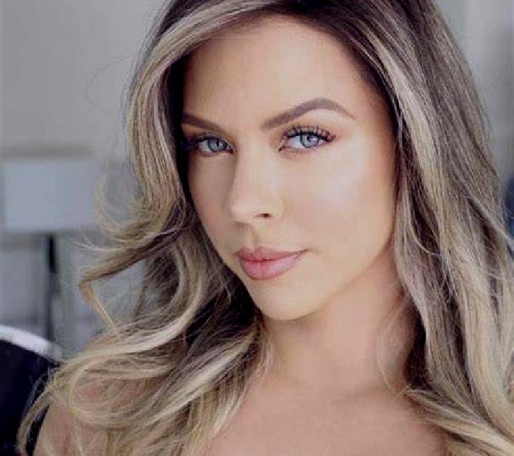 Ximena Valdarachas escort