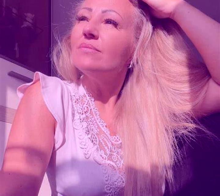 Ximena Vallirana escort