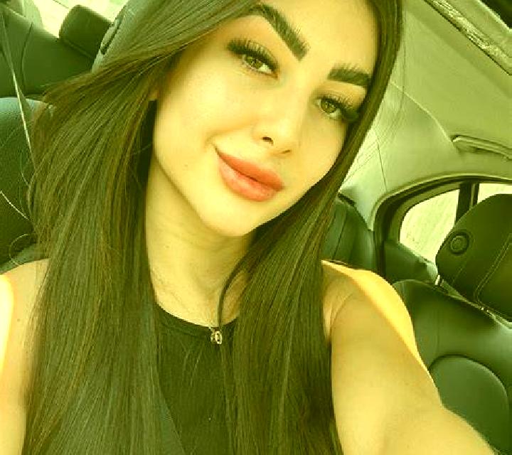 Yasmin 3 Valderas escort
