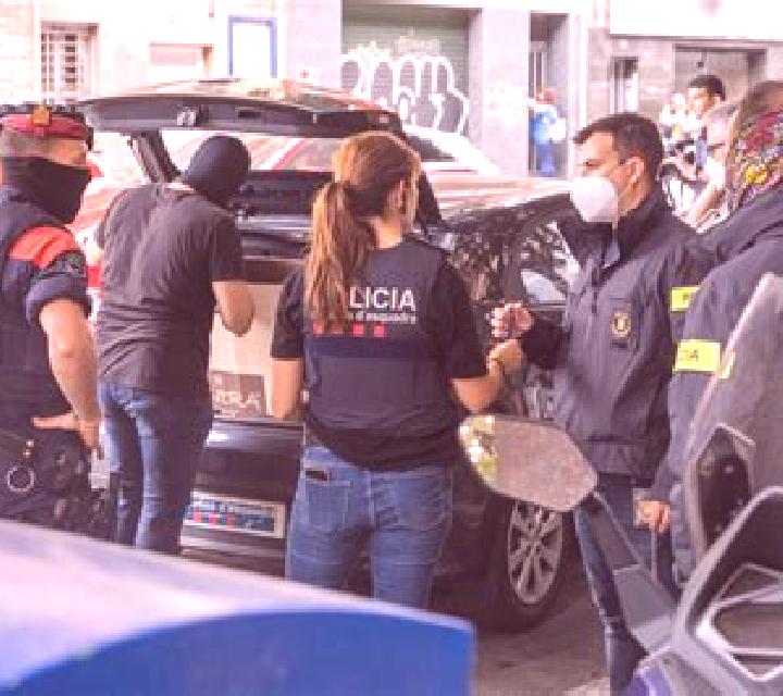 Zara 2 Ancin escort